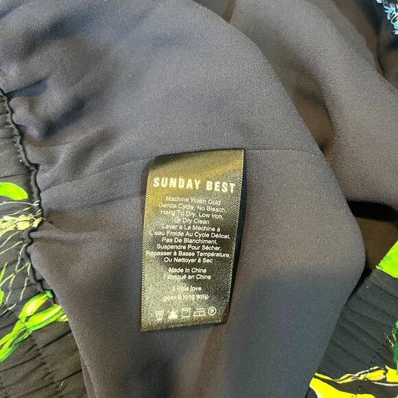 Aritzia Shorts Womens Medium Sunday Best Dolphin Aquatic Shorts - Picture 9 of 9